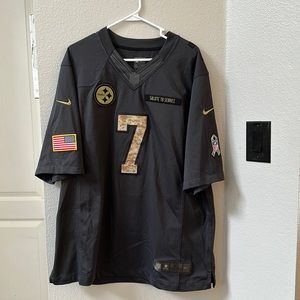 NFL Pittsburghs jersey.